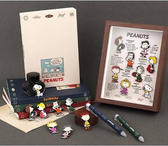 Peanuts Snoopy 75th Anniversary Pin Badge Collection: Linus