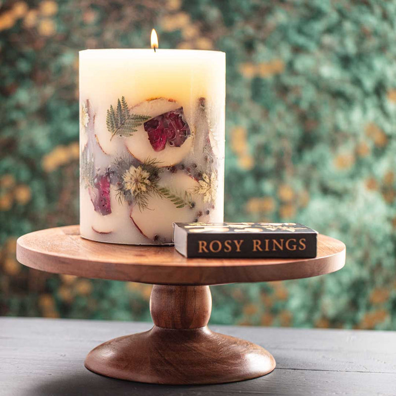Spicy Apple accent botanical candle detail