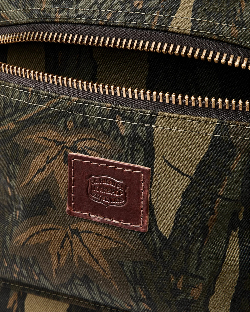 Filson Workshop Rugged Twill Backpack - Maple Bark Camo, zipper detail