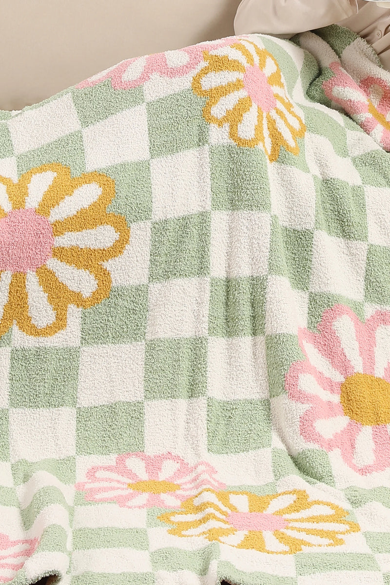 Daisy & Checkered Pattern Luxury Soft Throw Blanket