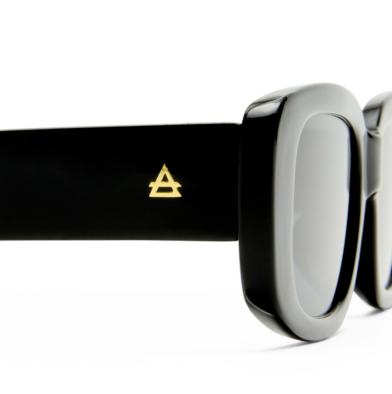 Ceres | Black