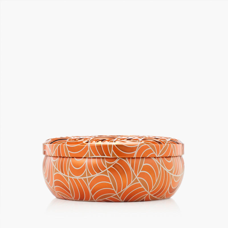 VOLUSPA Spiced Pumpkin Latte 3 Wick Tin Candle - detail