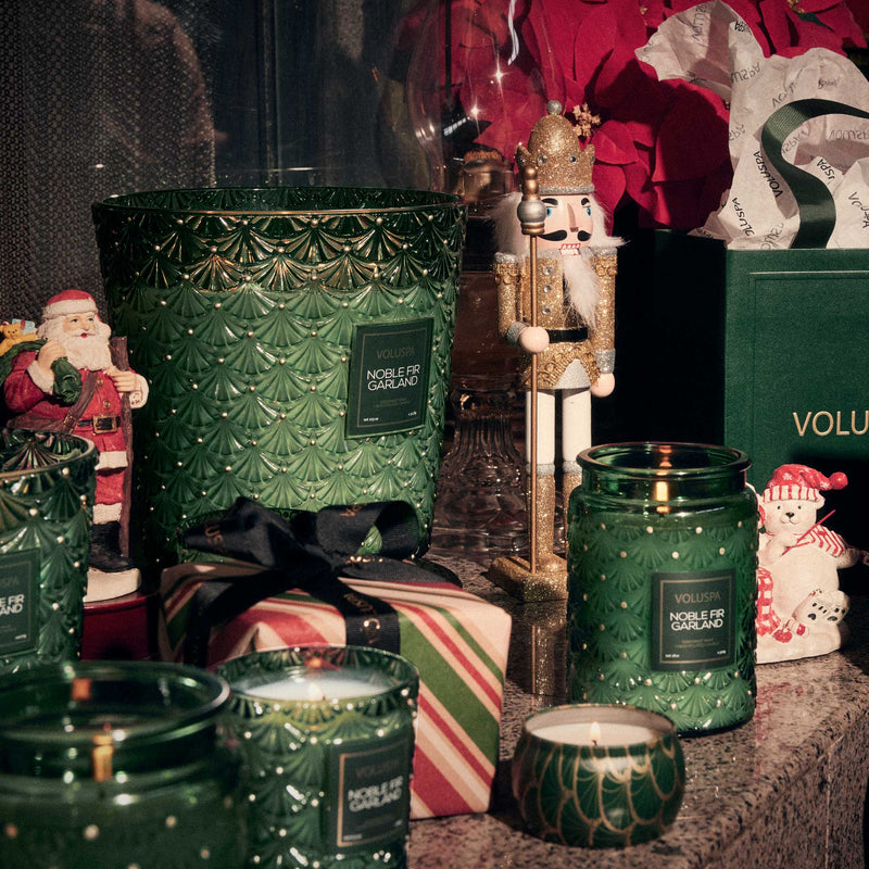 VOLUSPA CANDLE Noble Fir Garland | Mini Tin Candle