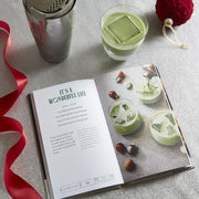 CHRONICLE BOOKS BOOK Very Merry Cocktails: 50+ Festive Drinks for the Holiday Season