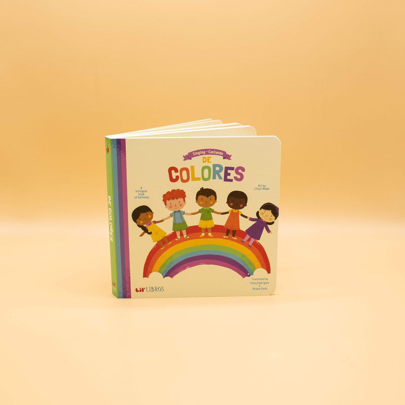 GIBBS SMITH BOOK Singing / Cantando De Colores